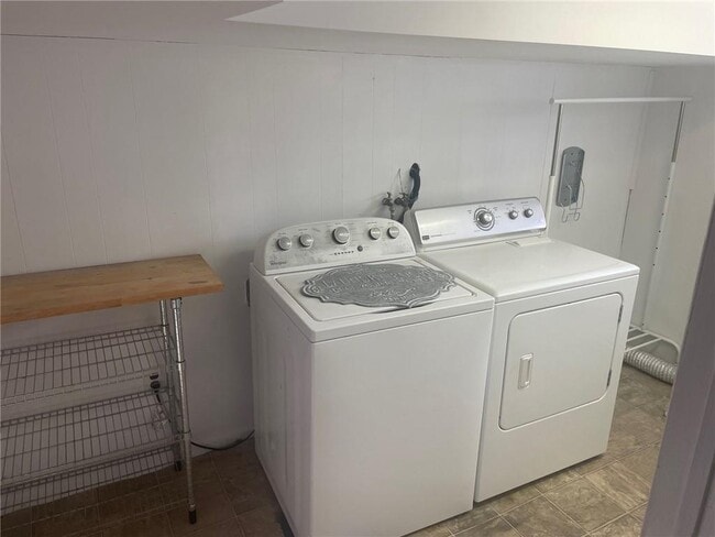 Building Photo - 87 Grosvenor Ave