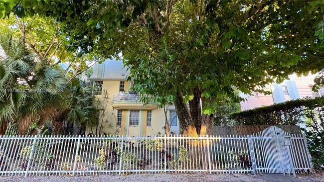 Building Photo - 1335 Pennsylvania Ave