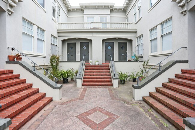 Building Photo - 312 20th Ave