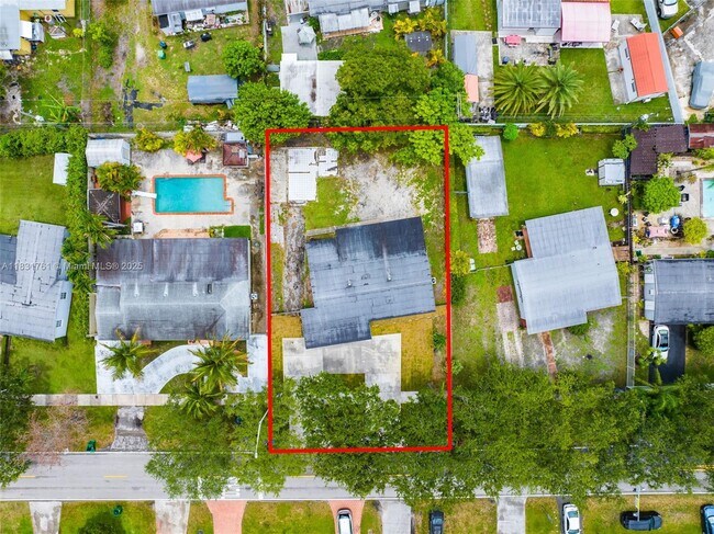 Building Photo - 5425 SW 112th Ave
