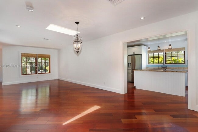 Building Photo - 2527 Inagua Ave