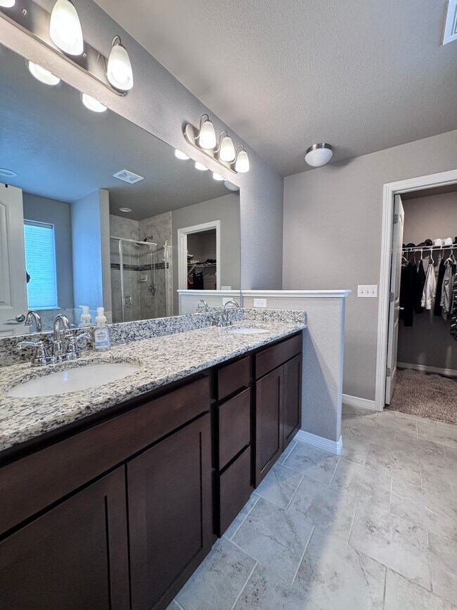 Building Photo - Gorgeous newer home in Timnath