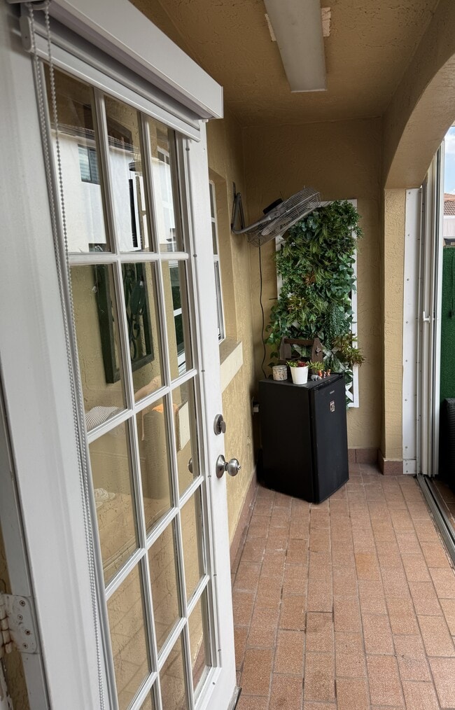 Building Photo - 15861 SW 70th Terrace