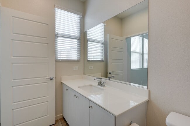 Building Photo - EXCEPTIONAL 2 BEDROOM HOME IN 89135