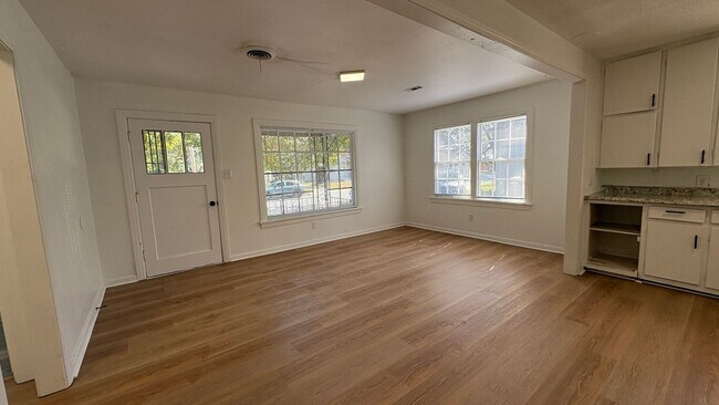 Building Photo - 111 Park Pl