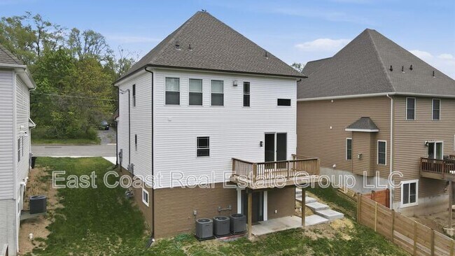 Building Photo - 530 N Third St B