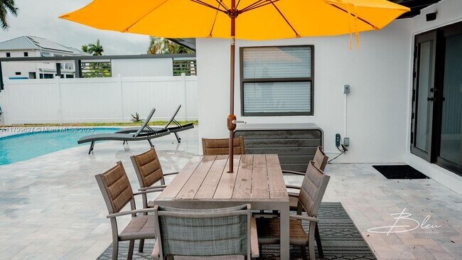Building Photo - 2506 Bimini Ln