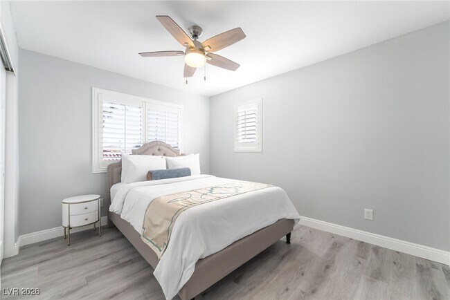 Building Photo - 2076 E Wigwam Ave