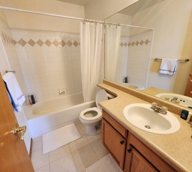 Building Photo - Beautiful 3/3/3 Home in Briargate!!!