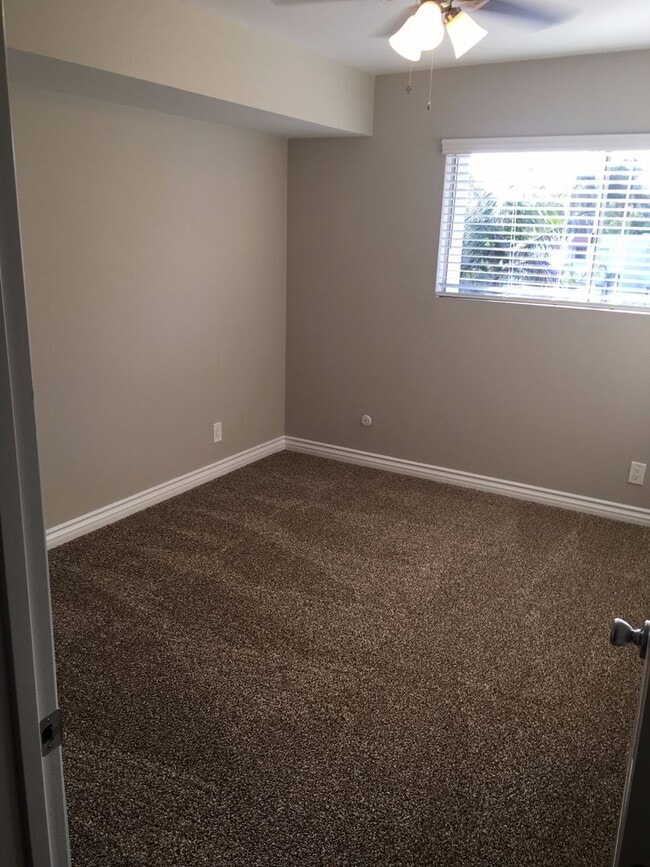 Building Photo - 859-861 Mola Vista Way