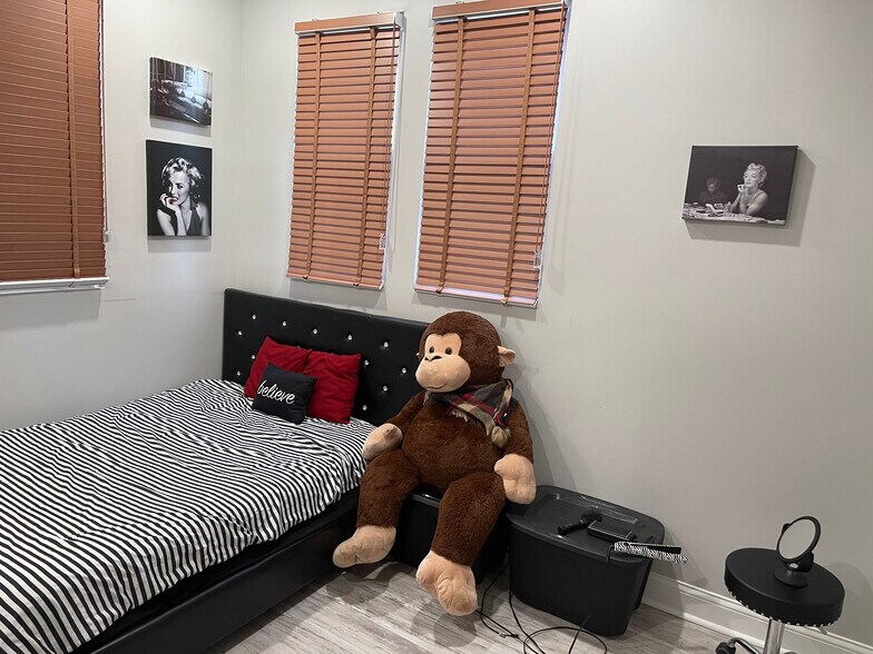 Building Photo - 507 E Mulberry St