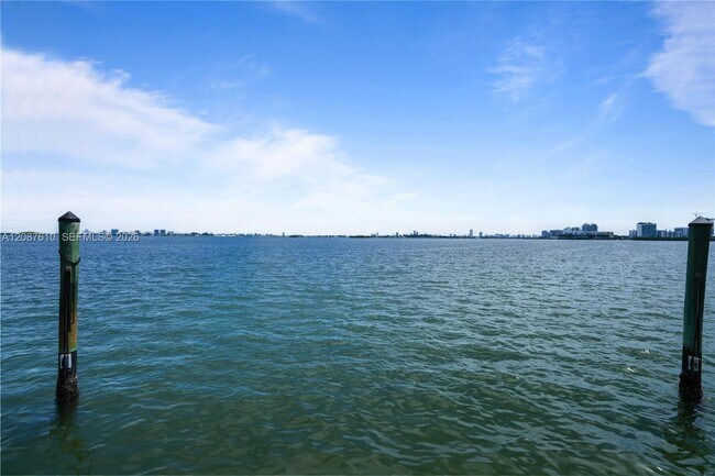 Building Photo - 9301 N Bayshore Dr