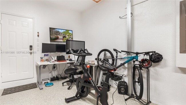 Building Photo - 3889 Tree Top Dr