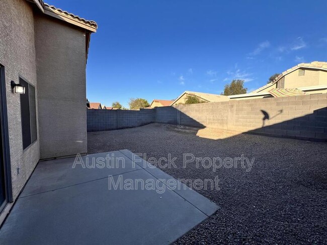 Building Photo - 40141 N Cassara Dr