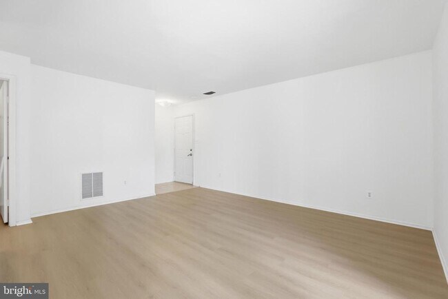 Building Photo - 1783 Jonathan Way