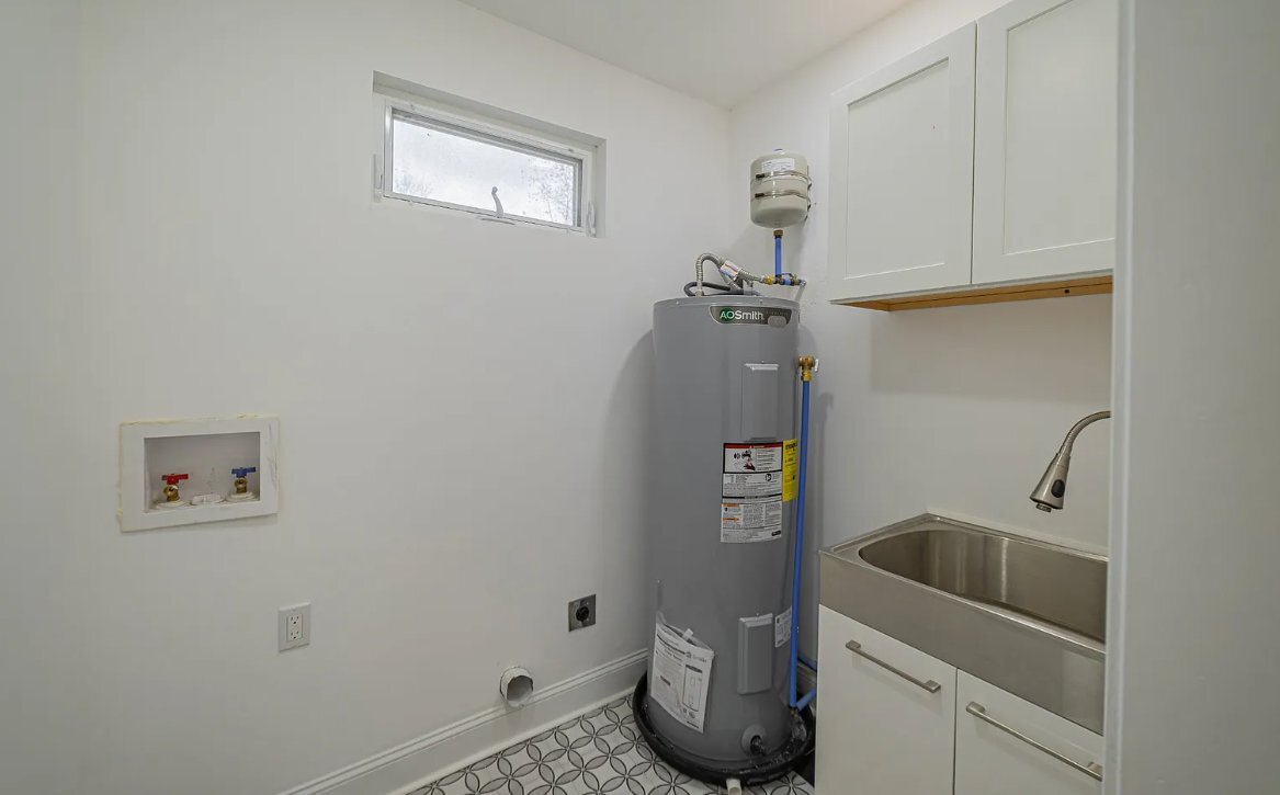 Building Photo - 825 Market St