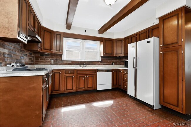 Building Photo - 420 25th St