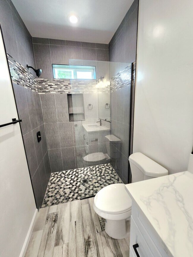 Building Photo - BRAND NEW 3/2 BATH home available for rent in Central BHC.