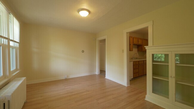 Building Photo - LaCros 145