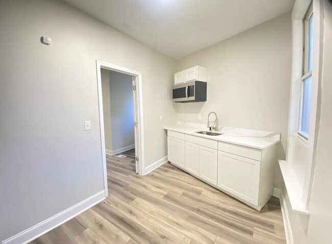 Building Photo - 3168 Wilkens Ave