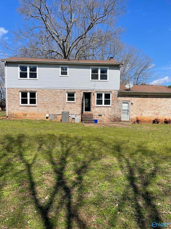 Building Photo - 4903 Alburta Rd NW