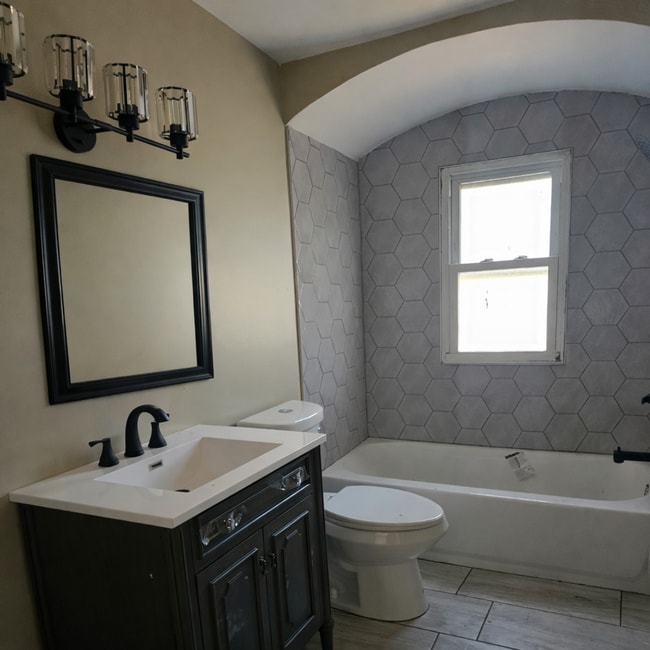 Building Photo - Walker duplex