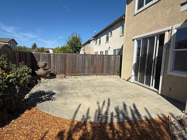 Building Photo - Come Check out this Lovely 4 Bedroom 2.5 B...