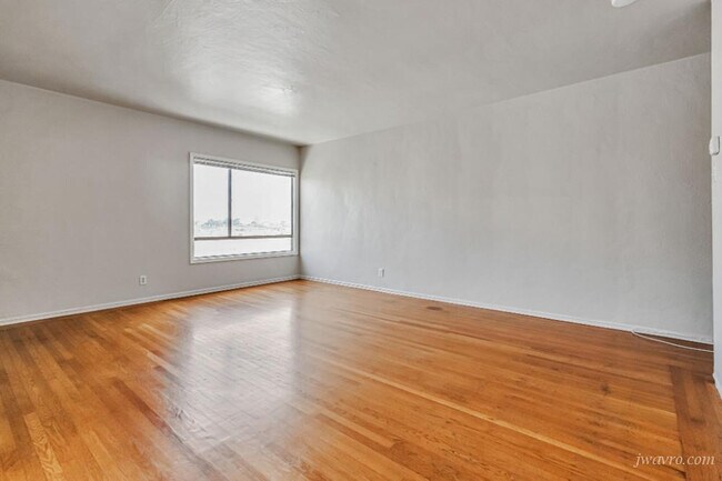 Building Photo - 50 Terra Vista Ave