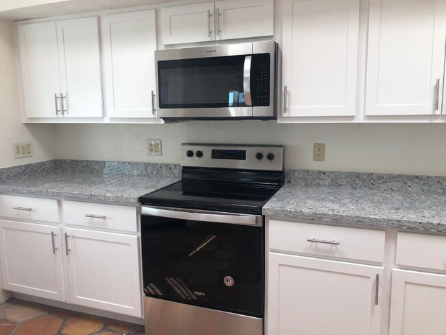 Building Photo - 6445 E Wildcat Dr