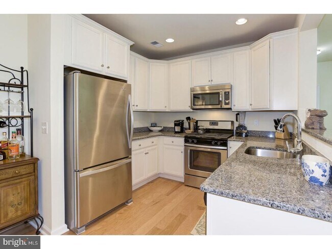 Building Photo - 4045 Derby Ct