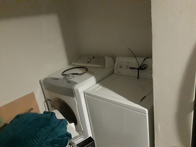 Building Photo - 440 Myrtlewood Cir