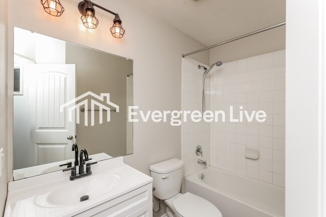 Building Photo - 1501 Meadow Creek Dr