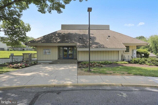 Building Photo - 10121 Watkins Mill Pl
