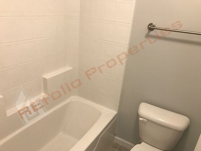 Building Photo - 1648 Pantego Trl