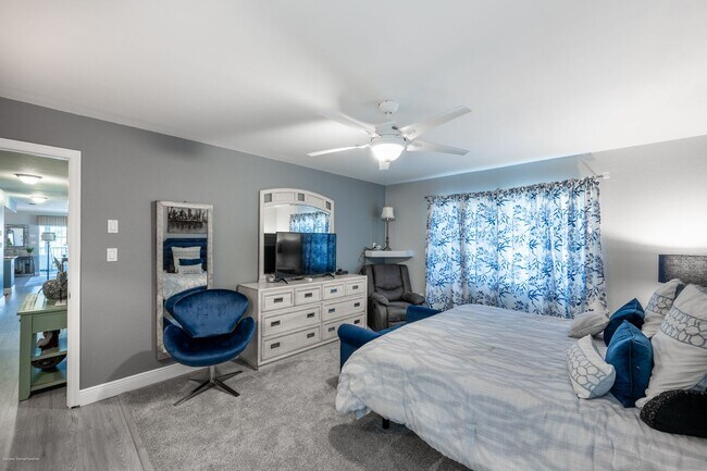 Building Photo - PRICE DROP!! FURNISHED ANNUAL RENTAL- WATERFRONT