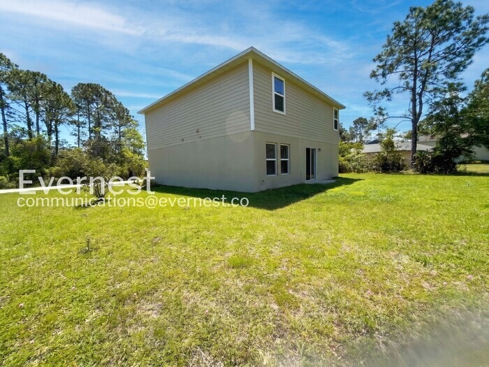 Building Photo - 17 Riverside Ln