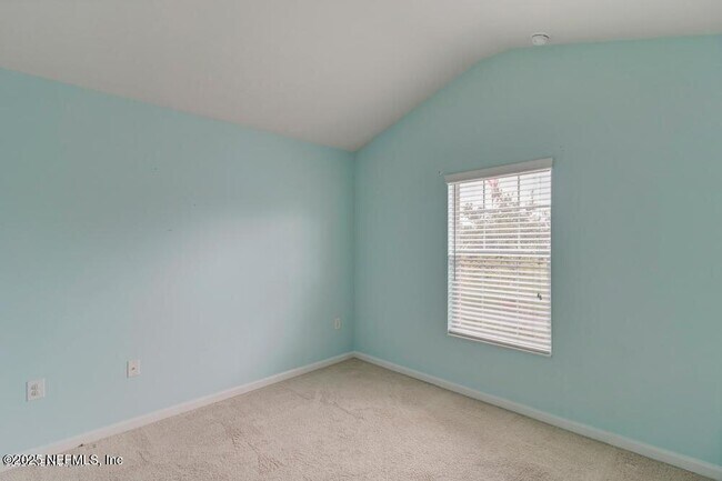Building Photo - 6920 Roundleaf Dr