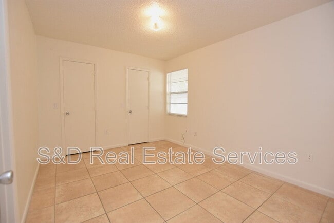 Building Photo - 2907 S Lincoln Ave
