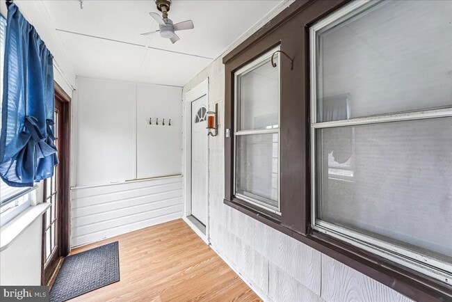 Building Photo - 632 Taylor Ave