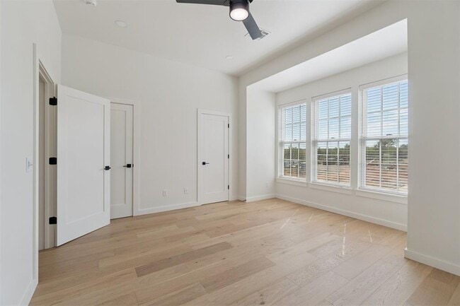 Building Photo - 18829 Selah Wy