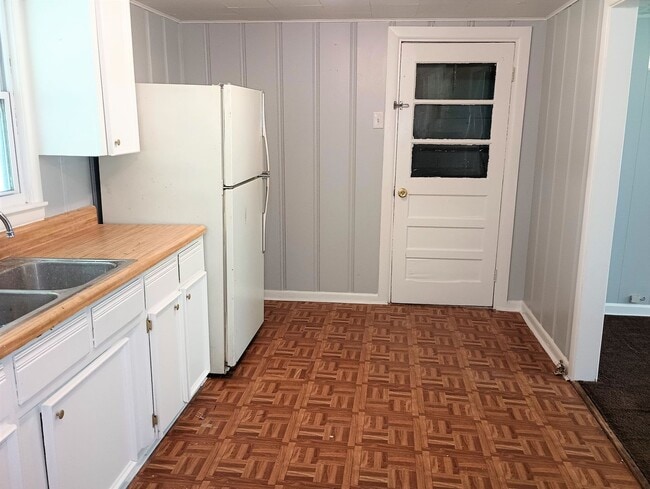 Building Photo - TERRIFIC STARTER HOME in Hartselle!