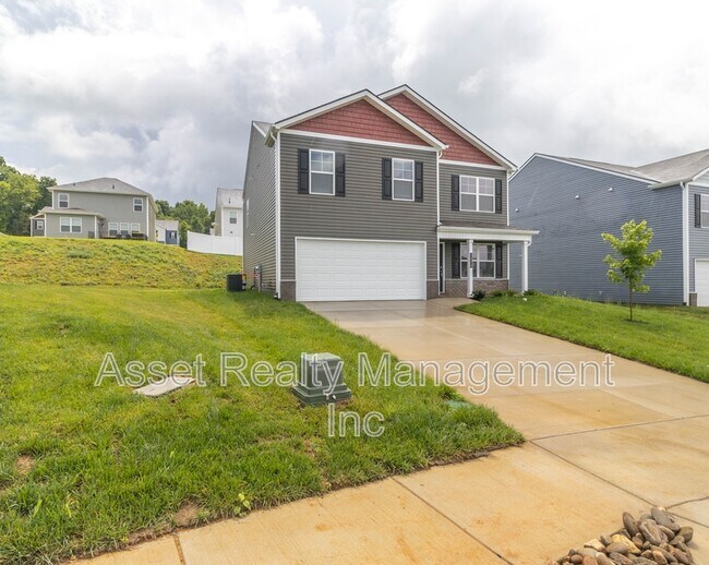 Building Photo - 2076 Southwood Cir