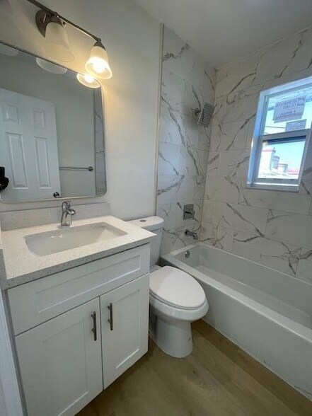 Building Photo - 302 N Tamarind Ave