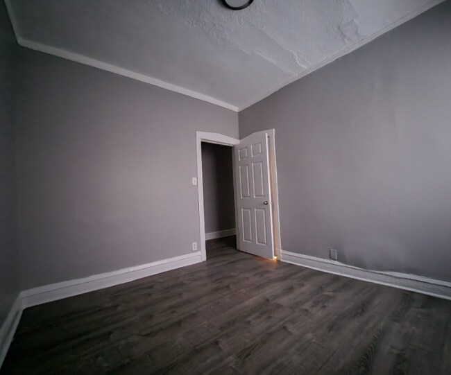 Building Photo - 6633 S Ellis Ave