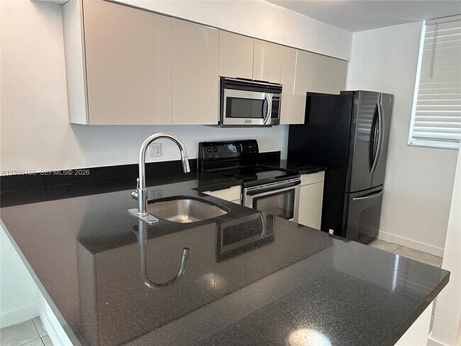 Building Photo - 750 NE 64th St