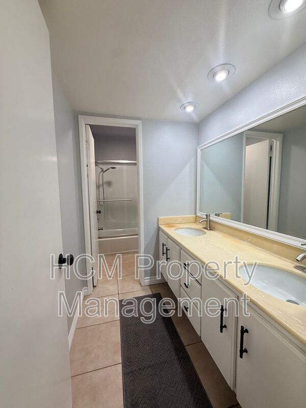 Building Photo - 1761 E Warrenton Ave