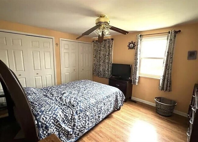 Building Photo - ELEGANT BYERS HOME
