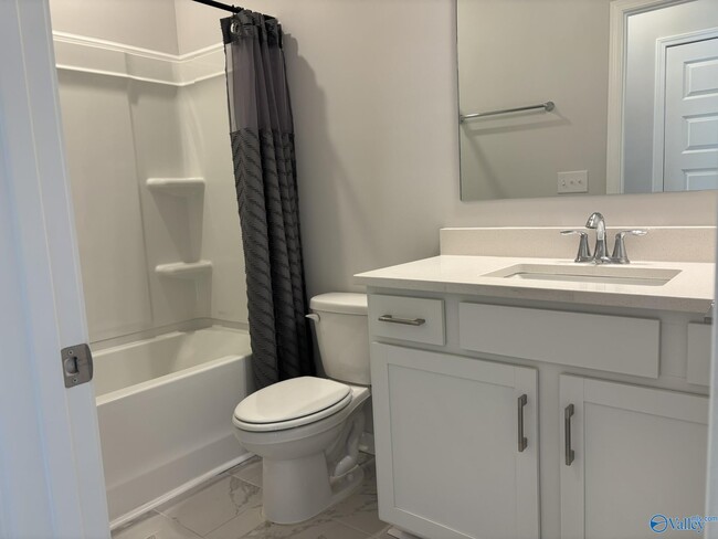 Building Photo - 180 Fenwick Pl