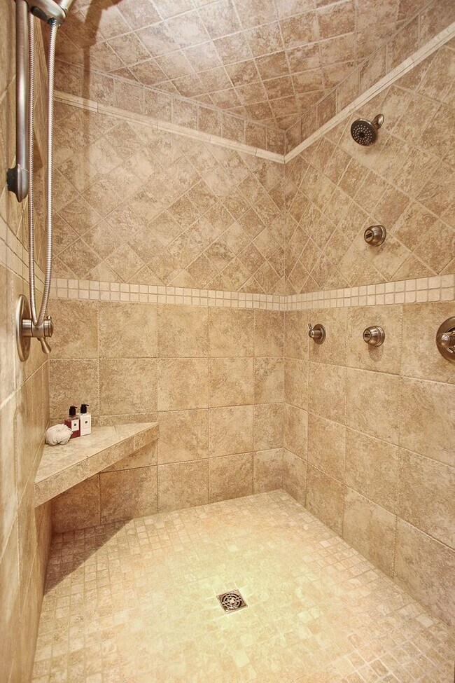 Building Photo - Call Victoria Jenkins at 757-525-7157 for more information