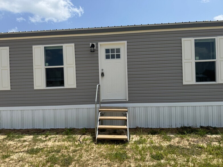Building Photo - 200 Patriot Ln